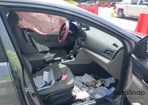 2017 Hyundai Elantra Se z USA, uszkodzony, nr VIN KMHD74LF9HU110579